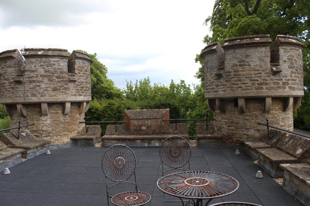 Bath Lodge Castle 伍尔弗顿 客房 照片