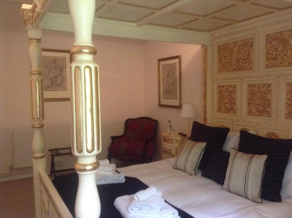 Bath Lodge Castle 伍尔弗顿 客房 照片